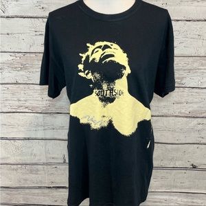 VIC MENSA Southside 2015 Traffic Tour Signed
T-Shirt-Medium